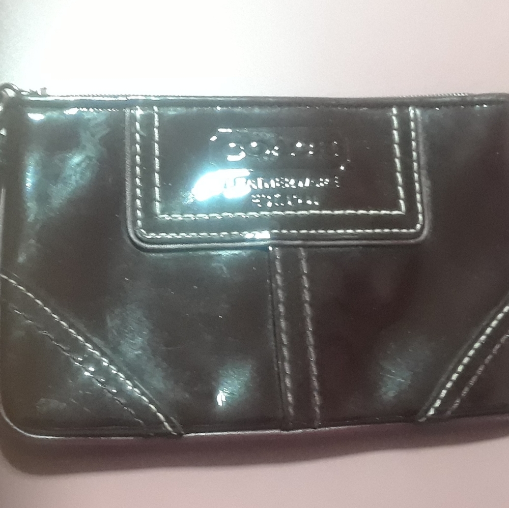 7 X 4 Brown/Burgundy Hue Trim Coach Wallet Ware